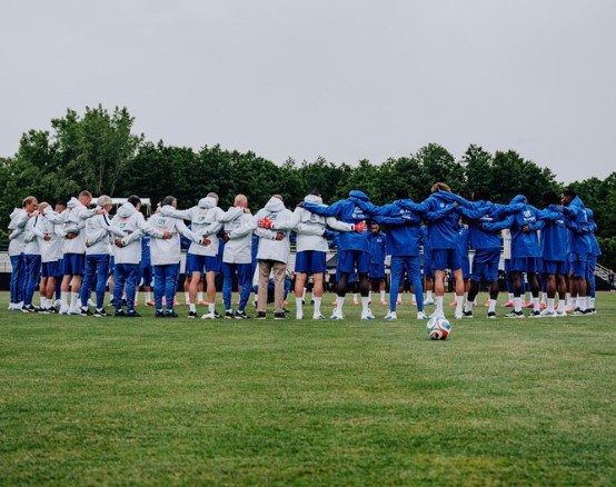 Deschamps Leaves France Camp After Mother’s Death