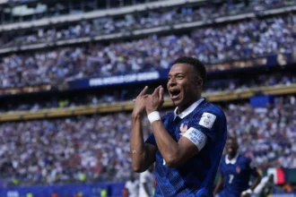 Mbappé Double Inspires France Victory Over Senegal in World Cup