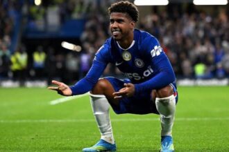 Manchester United agree £50m deal to sign Chelsea midfielder Andrey Santos