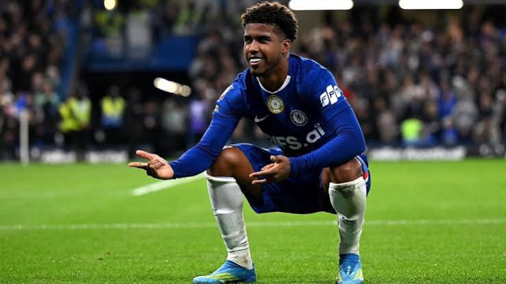 Manchester United agree £50m deal to sign Chelsea midfielder Andrey Santos